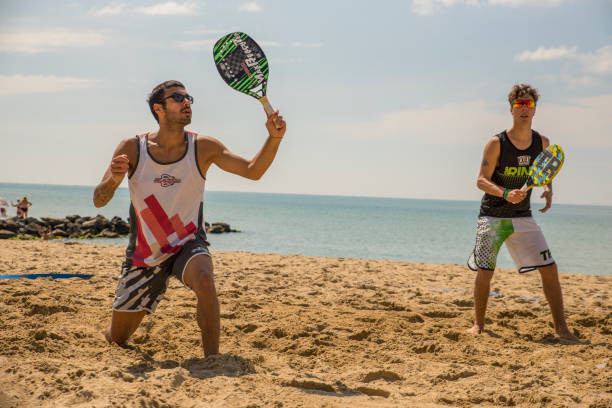 Saiba os benefícios do beach tennis, esporte que tem ganhado cada vez mais  adeptos em Goiânia